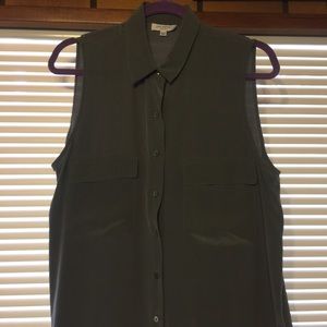 Equipment Signature Femme Sleeveless Button Down